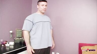 A Mature Woman in Stockings Seduces a Guy and Asks Him to Finger Her Cunt - 3 image