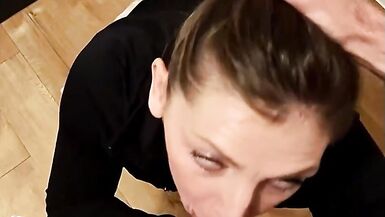 Tinder MILF is a cumslut - 4 image