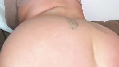 PAWG hüpft auf einem Schwanz! - 5 image