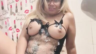blonde milf: play with dildo in hand - 9 image