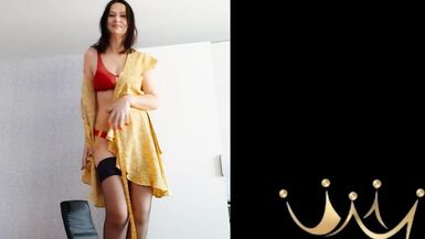 MILF on a chair rocks in stockings - 2 image