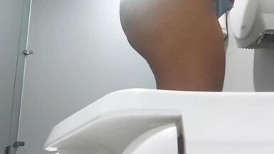Recording patients pissing in hospital - 14 image
