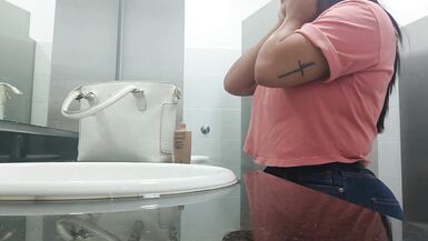 careless clinic patients pissing - 13 image