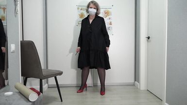 What do students dream about during a lesson from a mature teacher? Curvy milf with big ass and shaved pussy. PAWG