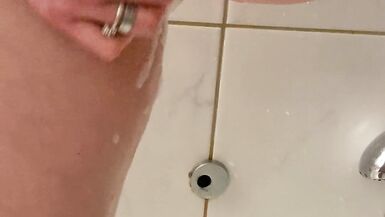 Shower and shave for the next movies - 6 image