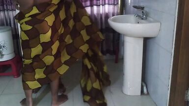 Jab Tamil Sexy Mosi bistar ke neche phans jate hai tab uska sautela beta bade gand ko chodata hai - 13 image