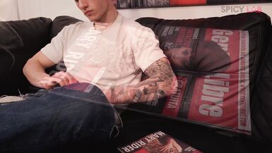 Le mec à la grosse bite rêve de baiser une star du porno aux gros seins. avec Mary Rider et Santo - 2 image
