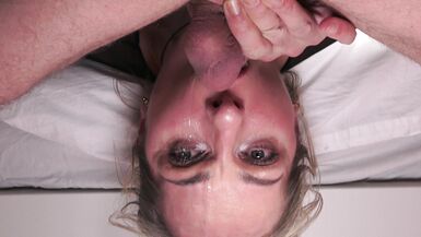 Mature slut Masha Minnie was fucked in the throat and came on her face - 10 image