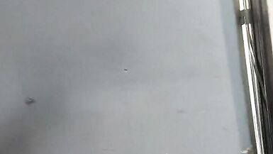 Je baise Moni dans la salle de bain, lassistante du comptable, et jen fais ma propre assistante. - 2 image