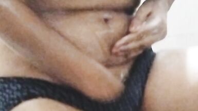 Hintli Sıcak Deshi Bhabhi banyo yapıyor - 3 image