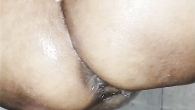 Hintli Sıcak Deshi Bhabhi banyo yapıyor - 9 image