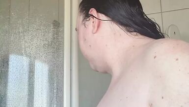 Quem quer tomar duche comigo - 1 image