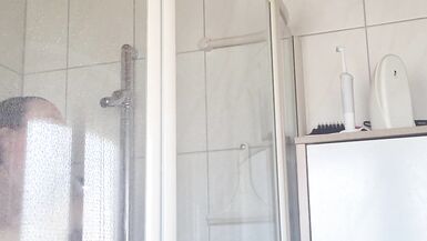 Quem quer tomar duche comigo - 4 image