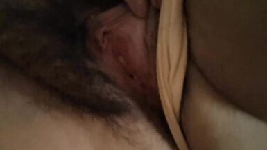 mon voisin enregistre ma chatte et mes seins pendant que je me cache - 6 image