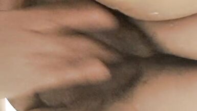 mature milf getting flow with fingers - 4 image