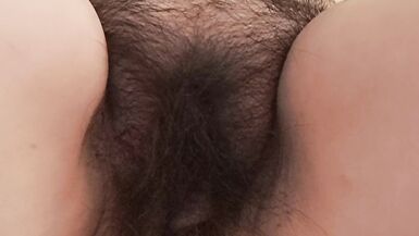 Mammy neckt sie, indem sie ihre Muschi und Titten berührt - 8 image