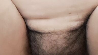 La femme mûre et chaude baise avec son jouet