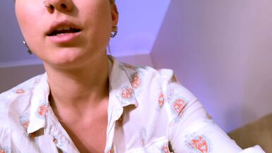 Woke up her boyfriend and fucked him with her mouth. - 1 image