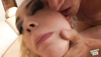 Restless Slut Annette Schwarz Milks a Cock with Her Ass and Then Snorts Its Cum - 7 image