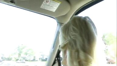 Hot blonde MOM gets her face jizzed by the inexperienced tech nerd - 4 image