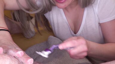 I just needed to shave but in the end my stepsister gave me the best blow job of my life Dada Deville - 6 image
