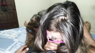 La belle-mère, fatiguée que son beau-père ne la baise pas, va dans la chambre de son beau-fils à la recherche de bites. - 3 image