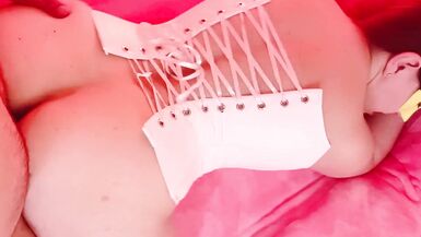 Belle barmaid en corset baise son client en échange dargent Elle est la meilleure pute colombienne latina de Chicago ! 3 - 14 image