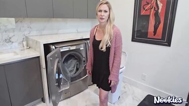Nookies - Hot Housewife Sydney Paige Fucked Outdoors - 3 image