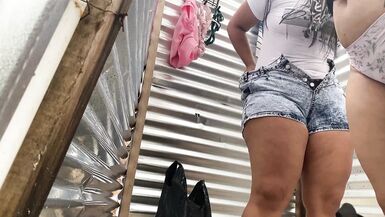 catching women on the beach changing table - 13 image