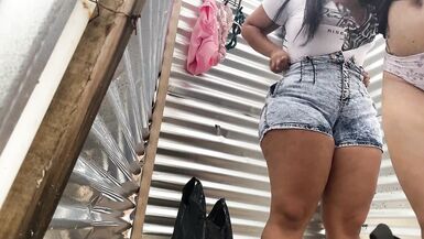 catching women on the beach changing table - 14 image