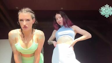 Me and Eslunalove look absolutely smoking in our super tight fitting figure hugging gym attire - 1 image