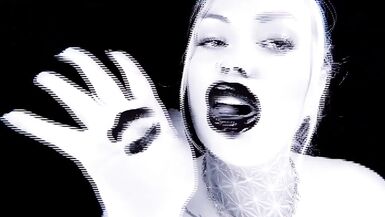 Obedece a mis labios rojos o sufre - 15 image