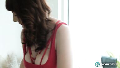 Big-titted MILF Melody Mynx DPs herself - 3 image