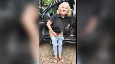 GILF Flashes 34H Tetas - 14 image