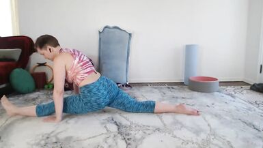 Goddess Aurora Willows Yoga Class 20 - 13 image