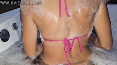 Latina stranger wants to fuck in the jacuzzi - 10 image