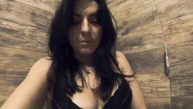 MilfyCalla-Masturbating and peeing after ironing a winter puffer coat - 5 image