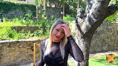 A Ashley, 25, le encantan las mamadas - 1 image