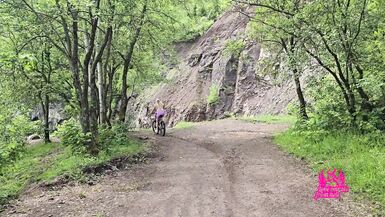 A wife cheats on her husband on a bicycle trip. - 4 image