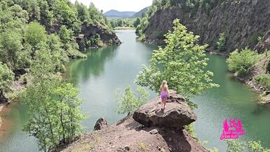 A wife cheats on her husband on a bicycle trip. - 5 image