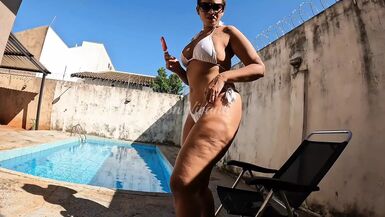 Naughty mom with huge ass taking a shower naked in the backyard (caught by neighbor) - 1 image