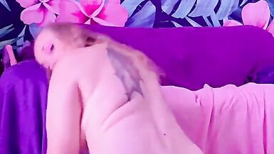 Wear Gold Heels and Play with My Hairy Pussy. - 4 image