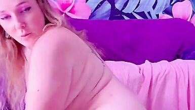 Wear Gold Heels and Play with My Hairy Pussy.