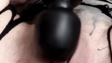 Stiefmutter Mit Big Tits Masturbiert Mit Analplug, Verschiedenen Dildos Und Vibratoren. - 8 image