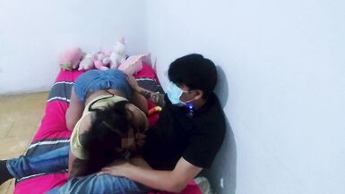 Je demande de largent à mon beau-père pour partir en voyage, mais il me fait payer avec mon cul.