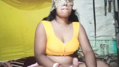 Desi bhabhi ne mere ling se pani nikal waa di ling ke pyasi bhabhi - 2 image