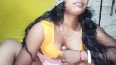 Desi bhabhi ne mere ling se pani nikal waa di ling ke pyasi bhabhi - 8 image