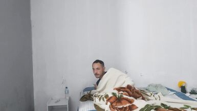 O enteado apanha a madrasta a masturbar o rabo - 4 image