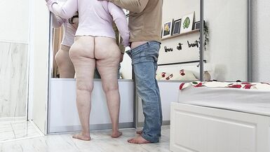 An experienced stepmom with big tits and a big ass lets you fuck her in anal and gives a blowjob