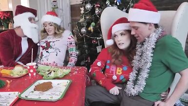 Scopate di famiglia hardcore per Natale - 10 image